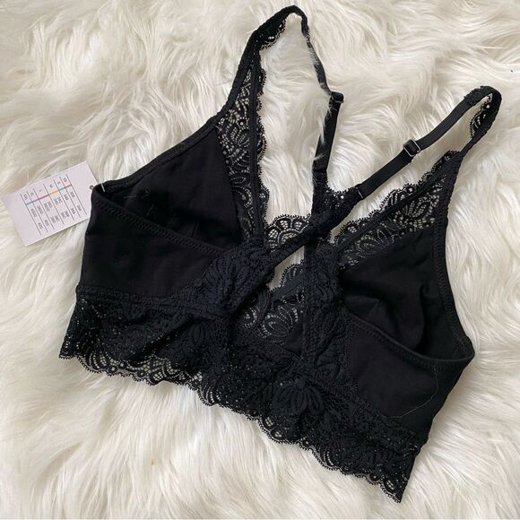 Black Lace Crossback Bralette - Picture 2 of 6